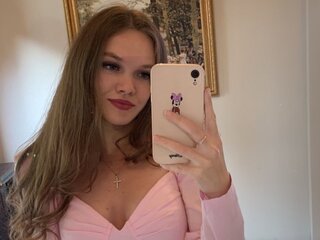 AdrianaDay amateur nude live